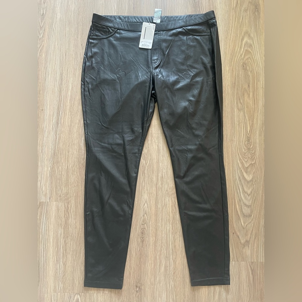 HUE Charcoal Faux Leather Leggings